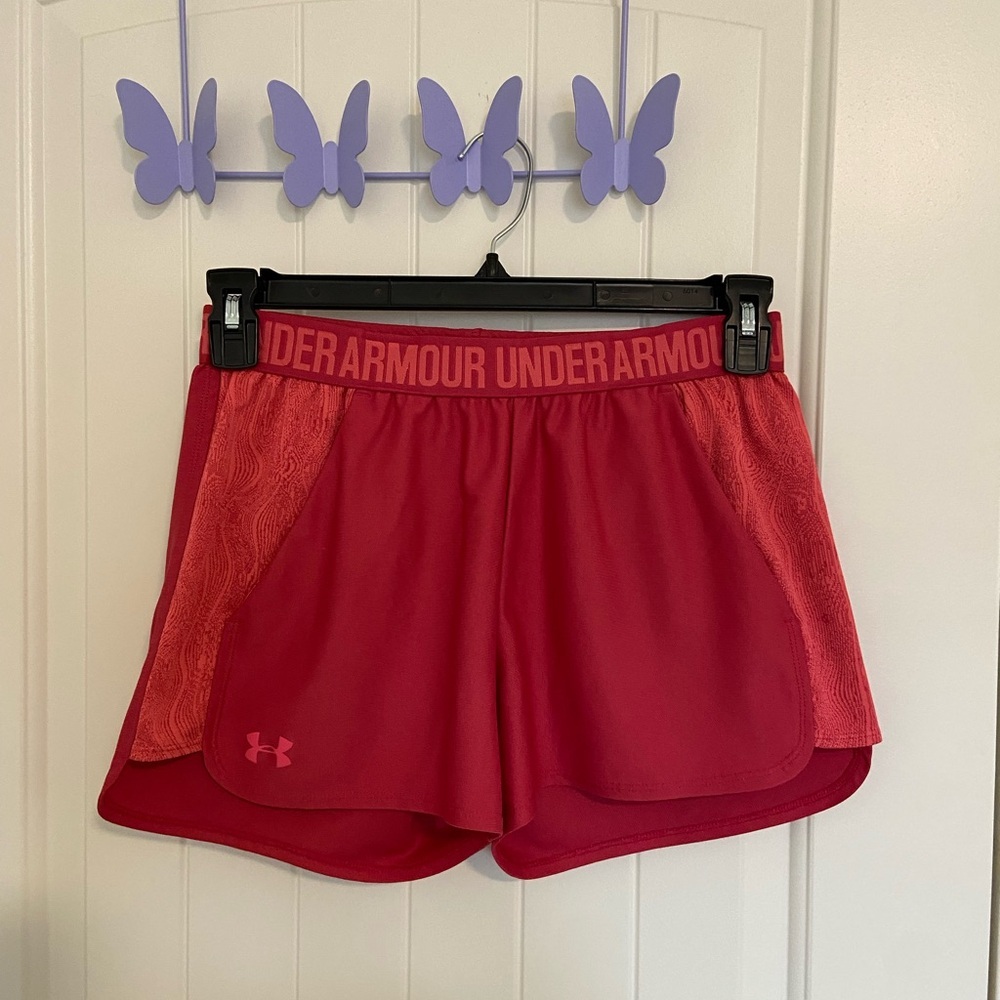 EUC Under Armour women’s pink active athletic shorts with pockets‎ medium